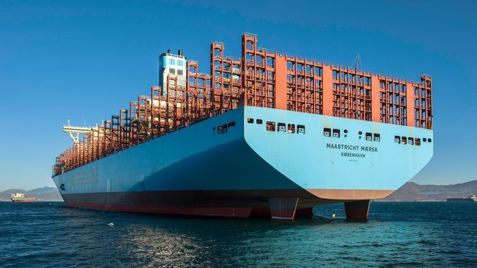 Dánský kontejnerový přepravce Maersk opouští lodě poháněnéi pouze fosilními palivy.