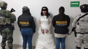 Nevěstu zatkla před oltářem policie: Pracovala pro mafiánský gang!