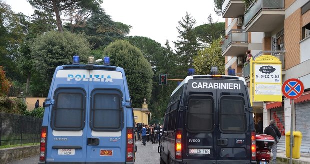 V rámci operace Erinni v Kalábrii a Římě odhalila italská prokuratura a policie případ otřesné popravy.