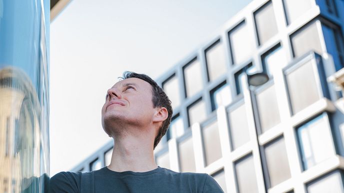 Radek Jezbera (Start- up Kilde propojuje investory s kreditními společnostmi, jež půjčují peníze v retailu. Jde o krátkodobé investice, které se vracejí za 12–36 měsíců s výnosem až 13,5 procenta ročně. Radek Jezbera (Start- up Kilde propojuje investory s kreditními společnostmi, jež půjčují peníze v retailu. Jde o krátkodobé investice, které se vracejí za 12–36 měsíců s výnosem až 13,5 procenta ročně.