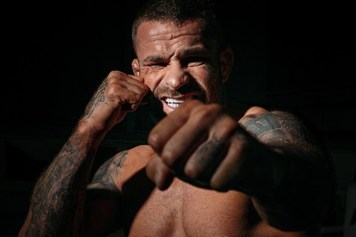 Karlos Vémola, zápasník MMA
