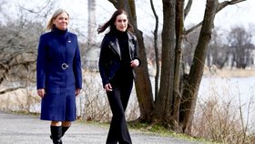 Premiérky Švédska a Finska, Magdalena Anderssonová a Sanna Marinová, probíraly vstup do NATO (13. 4. 2022).