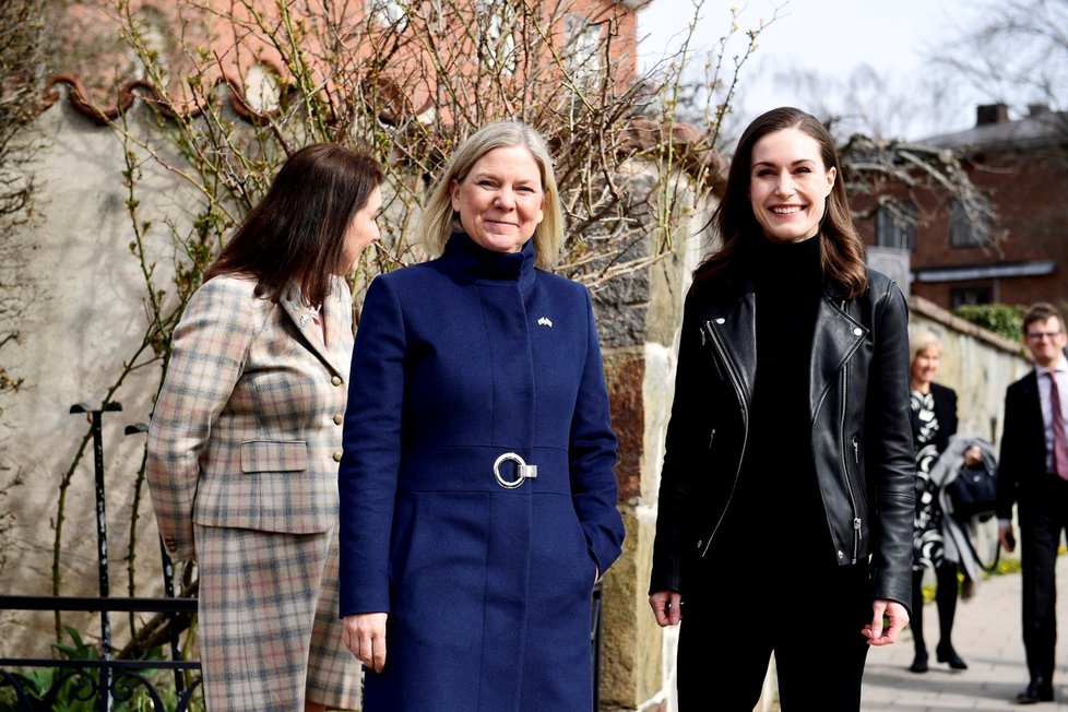 Premiérky Švédska a Finska, Magdalena Anderssonová a Sanna Marinová, probíraly vstup do NATO (13. 4. 2022).