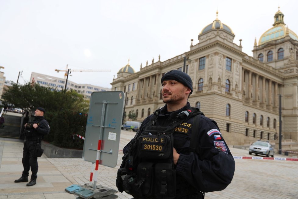 Provoz na magistrále zastavil 5. 11. dopoledne podezřelý kufr. Byl ale prázdný.