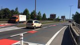 Dopravní změny v Holešovicích: Zmizel jízdní pruh, radnice zvažuje někde zavést »třicítku«