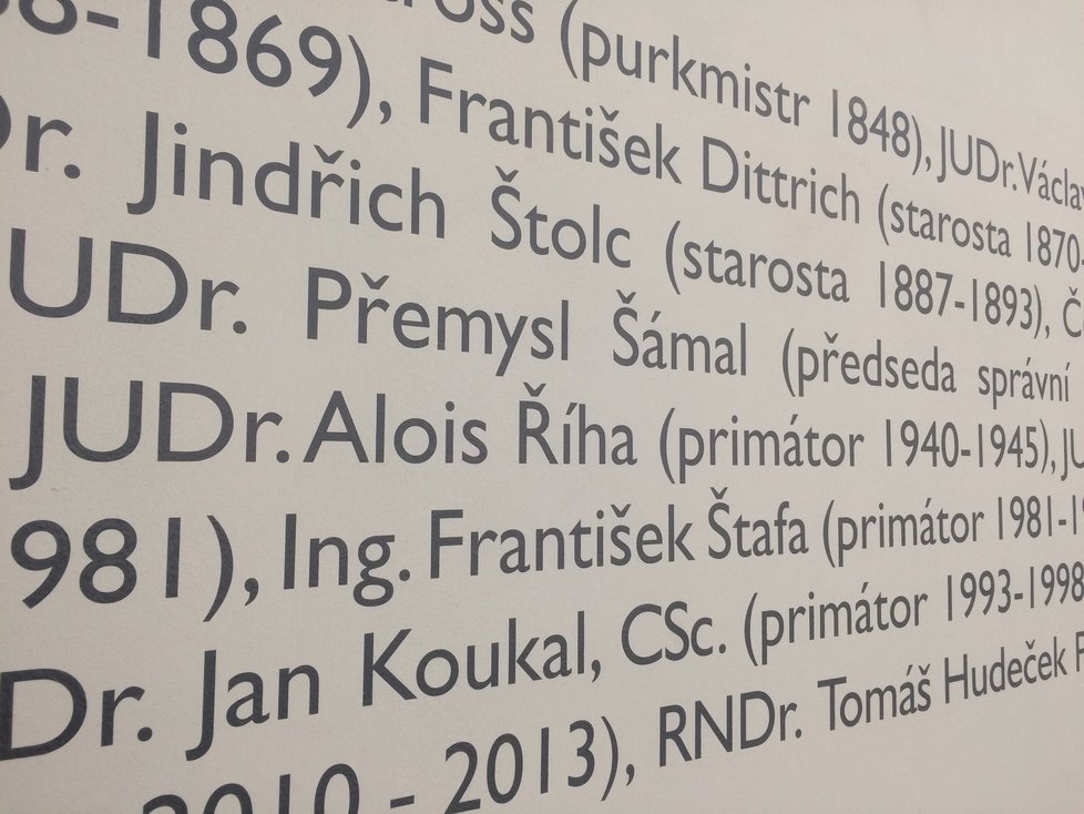 Jméno Aloise Říhy je na pražském magistrátu dodnes zmíněno například v Tiskovém centru po boku ostatních primátorů.