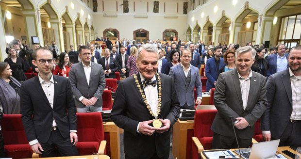 Bohuslav Svoboda byl podruhé v životě zvolen pražským primátorem