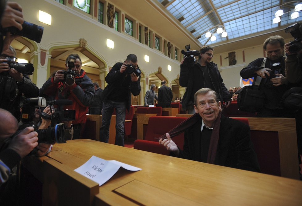 Havel je jedním z signatářů výzvy, která míří proti koalici ODS a ČSSD
