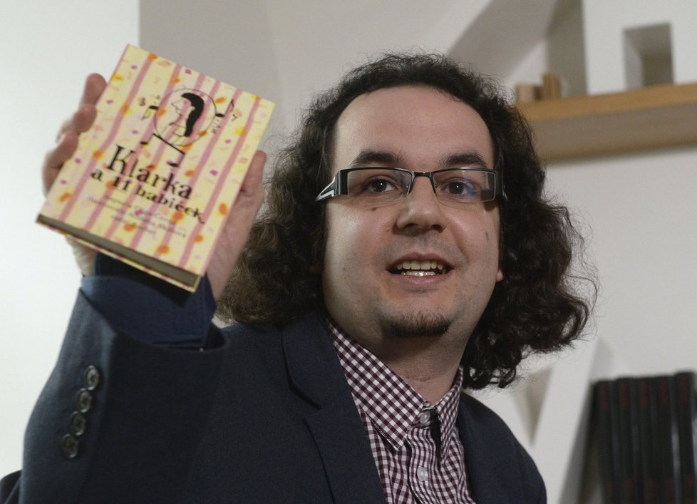 Jiří Michek z knižního velkoobchodu Kosmas představil 1. března na tiskové konferenci v Praze knihu Barbory Baronové a Dity Pepe s názvem Intimita nominovanou na cenu Magnesia Litera.