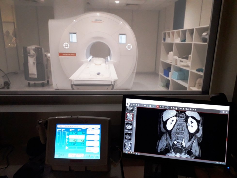 Slavnostní otevření nové moderní magnetické rezonance v Thomayerově nemocnici.