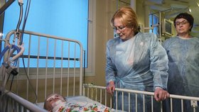 Stav desetiměsíčního chlapce Váni, kterého našli ruští záchranáři pod troskami zřícené části domu v uralském Magnitogorsku, se výrazně zlepšil (7. 1. 2019).
