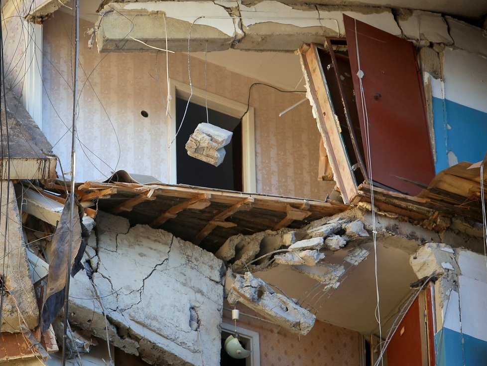 Desetipatrový dům roztrhala v ruském Magnitogorsku mohutná exploze. V Čeljabinské oblasti, kde se Magnitogorsk nachází, vyhlásily úřady na středu 2. ledna smutek.