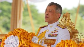 Thajský král Mahá Vatčirálongkón (70) opět stojí v centru skandálu.