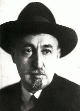 Dramatik a spisovatel Jiří Mahen (†56) spáchal v květnu 1939 sebevraždu na protest proti okupaci Československa Hitlerovým Německem. Divadlo nyní nese jeho jméno.