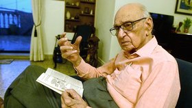 Indický sexuolog Mahinder Watsa zemřel ve věku 96 let.