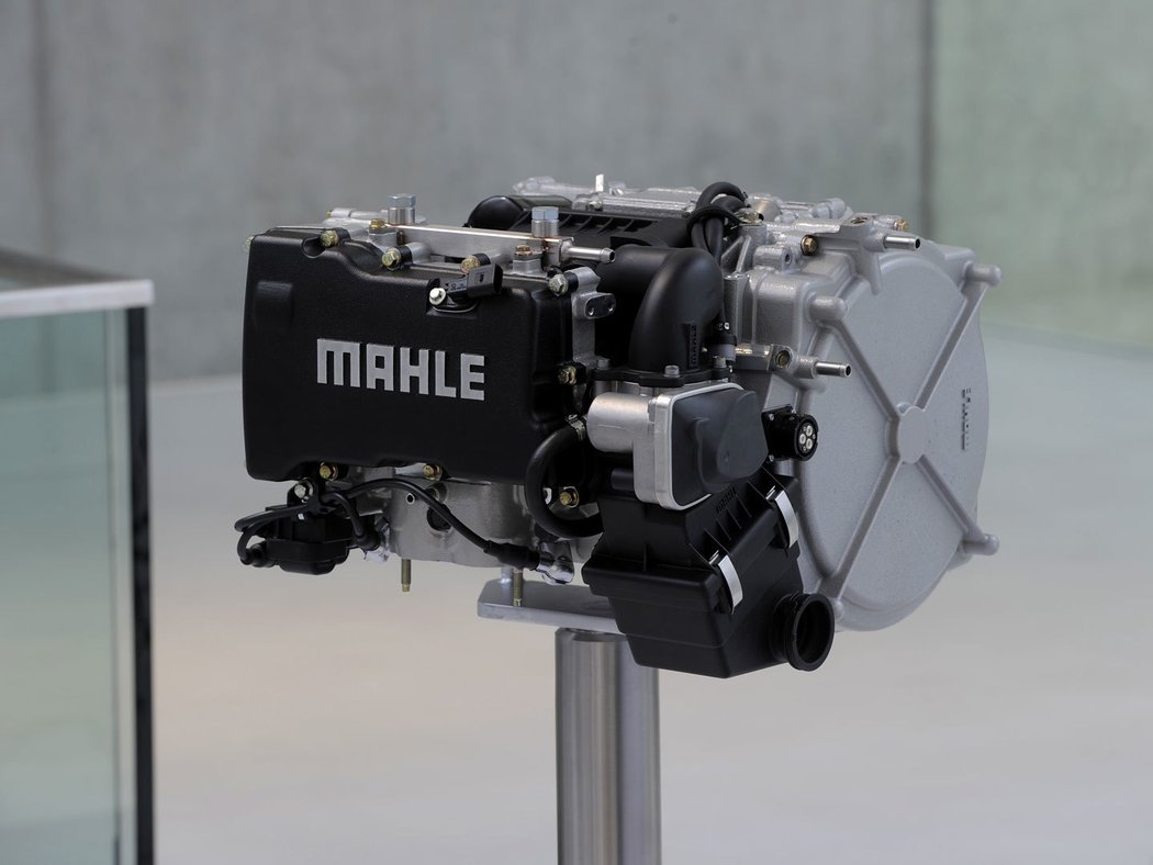 Německé Mahle slibuje výkonnější a zelenější motory díky technologii z vozů F1