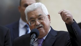 Palestinský lídr a předseda OOP Mahmúd Abbás. Podle organizace má uzavření palestinské kanceláře ve Washingtonu má podle Irikáta „chránit izraelské zločiny“.