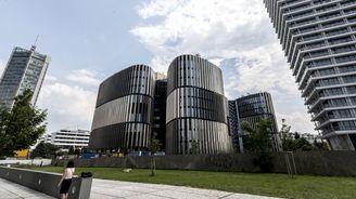 Korejci rozjeli prodej trofejních pankráckých kanceláří. Bude to jeden z největších realitních obchodů letoška Korejci rozjeli prodej trofejních pankráckých kanceláří. Bude to jeden z největších realitních obchodů letoška