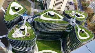 Korejci rozjeli prodej trofejních pankráckých kanceláří. Bude to jeden z největších realitních obchodů letoška Korejci rozjeli prodej trofejních pankráckých kanceláří. Bude to jeden z největších realitních obchodů letoška