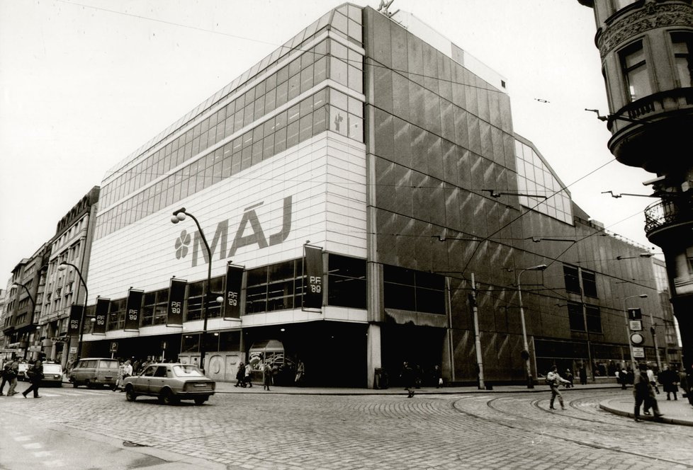 1989: Tak vypadal obchodní dům Máj v revolučním roce.