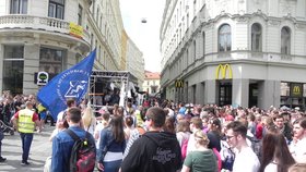 Brno je na nohou, studenti slaví svůj majáles! Průvod se vydal k Výstavišti