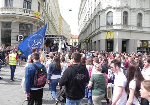 Brno je na nohou, studenti slaví svůj majáles! Průvod se vydal k Výstavišti