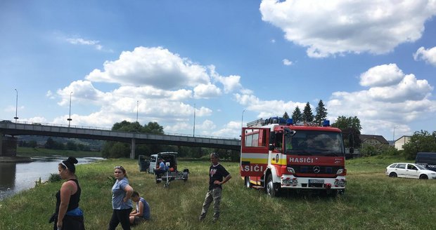 Tragický začátek léta: Na jihu Čech utonuly dvě děti, v Mlékojedech mladý muž