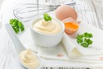 Nejlepší majonéza: Do salátu udělejte domácí a vyzkoušejte i tu z mléka