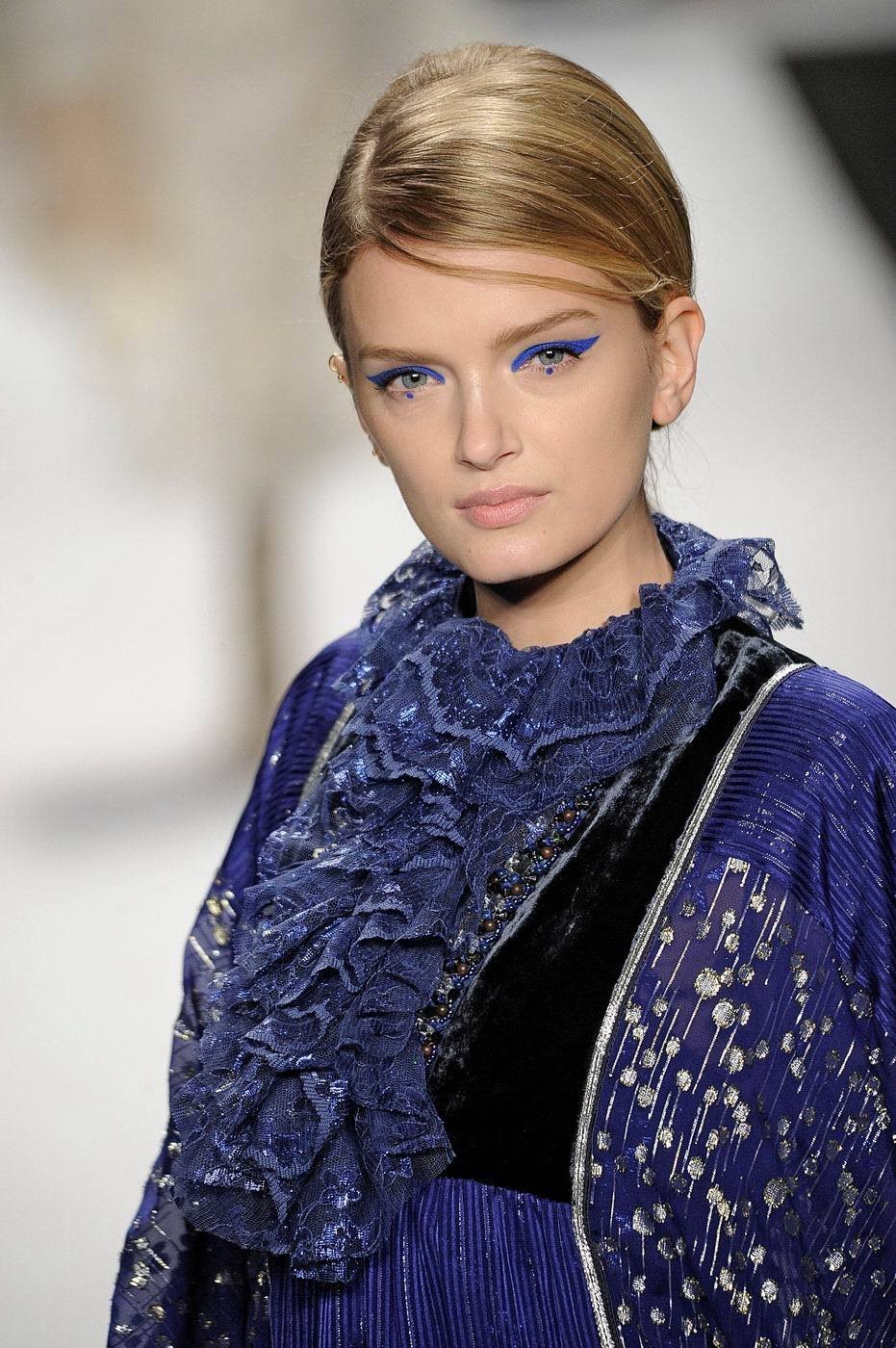 Modelka Lily Donaldson na přehlídce Anna Sui, podzim-zima 2012.