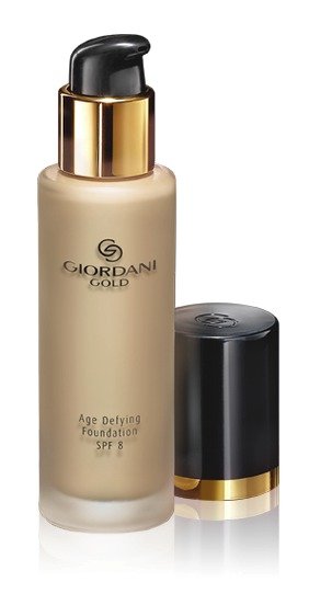 Oriflame Omlazující make-up Giordani Gold, 299 Kč, koupíte na www.oriflame.cz