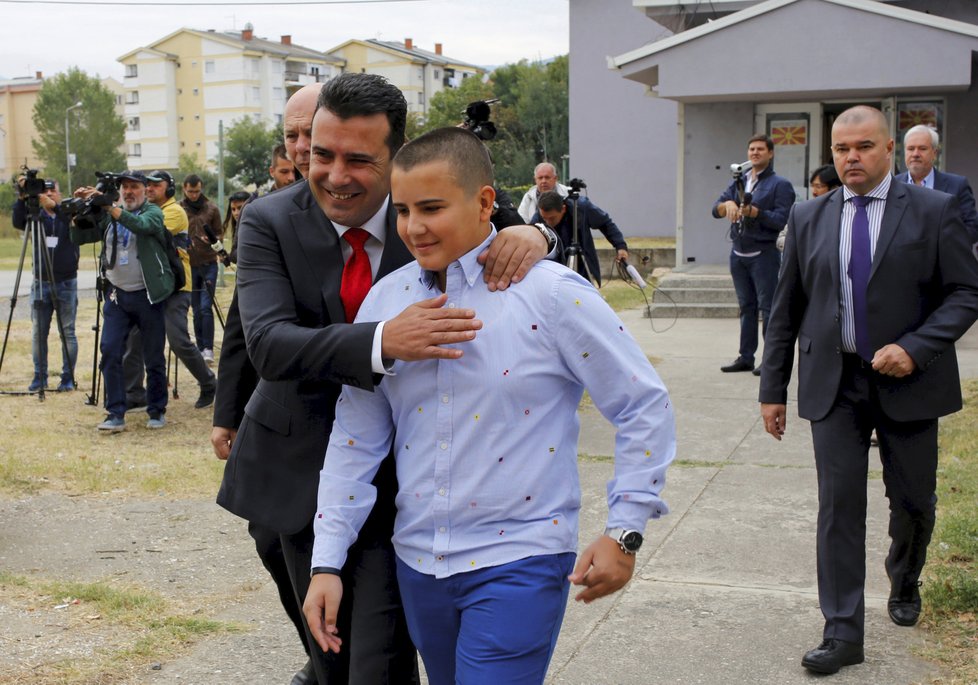 Referendum o názvu Makedonie: Premiér Zoran Zaev se synem Duskem