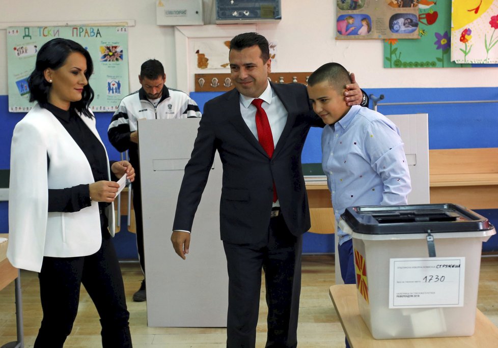 Referendum o názvu Makedonie: Premiér Zoran Zaev se synem Duskem a manželkou Zoricou