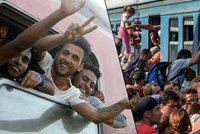Evropo, už jedeme! Tisíce uprchlíků se rvou do vlaků v Makedonii