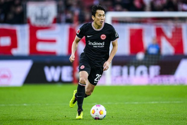 Makoto Hasebe ukončí ve 40 letech profesionální kariéru Makoto Hasebe ukončí ve 40 letech profesionální kariéru