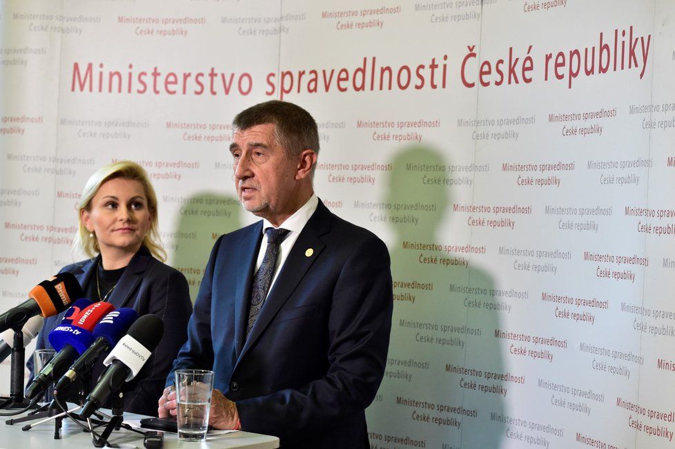 Andrej Babiš uvedl ministryni spravedlnosti Taťánu Malou do funkce (29.6.2018)