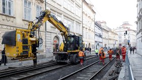 Omezení na trati: Přes Trojský most až do Kobylis kvůli opravě nejezdí tramvaje