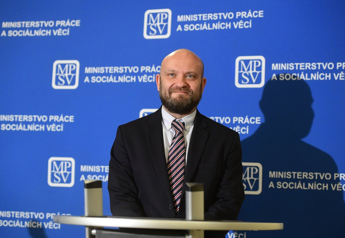Generálním ředitelem Úřadu práce jmenovala ministryně práce a sociálních věcí Jana Maláčová (ČSSD) dosavadního kancléře Viktora Najmona (6.11.2020)
