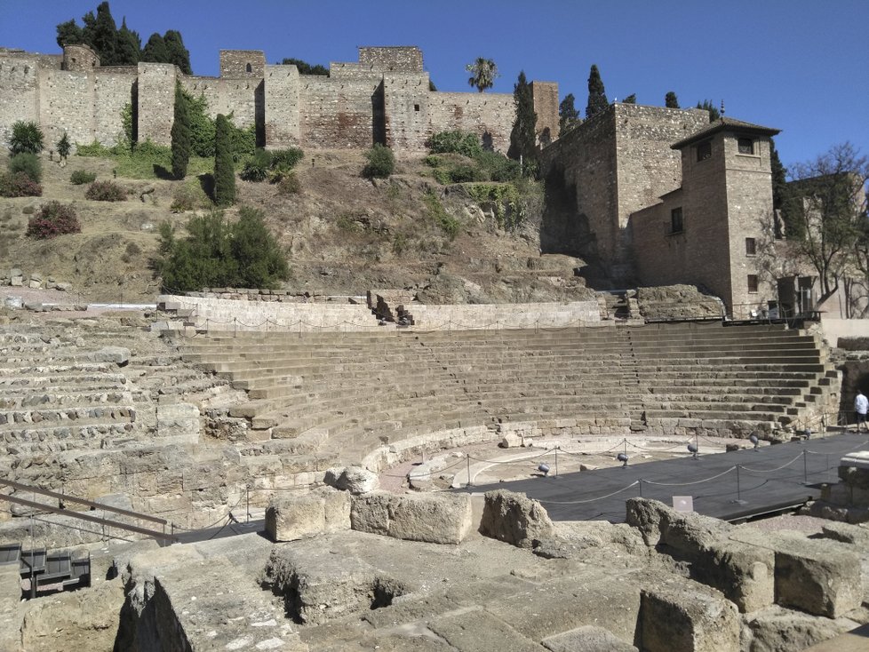 Alcazaba a římské divadlo