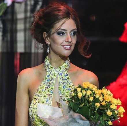 Oksana Vojevodina, Miss Moskva 2015, se do svatby s malajsijským králem věnovala modelingu.