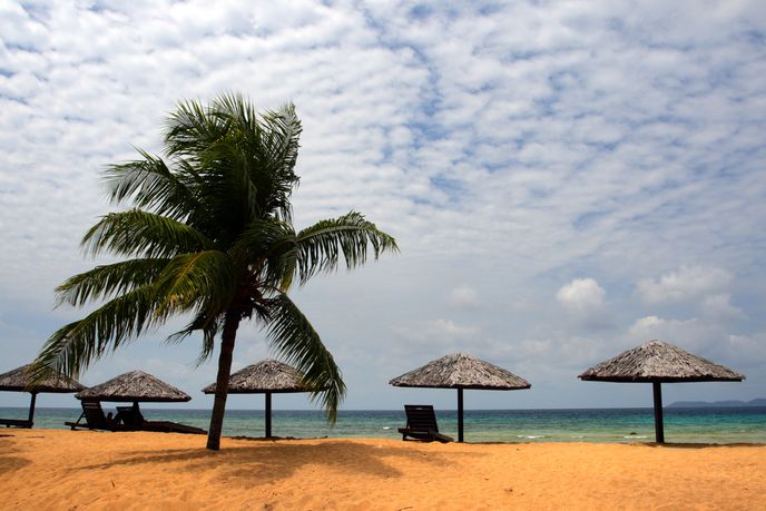 Tioman je ostrov ve státě Pahang a oblasti Rompin v Malajsii. Tioman je ostrov ve státě Pahang a oblasti Rompin v Malajsii.