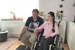 Manželé Ladislav a Lucie, která je od narození na invalidním vozíku.