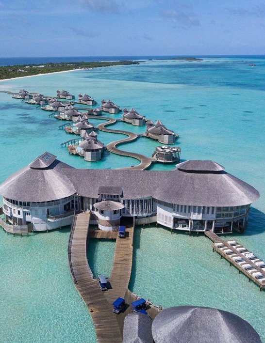 Hotely na Maledivách se otvírají turistů, (15.07.2020).