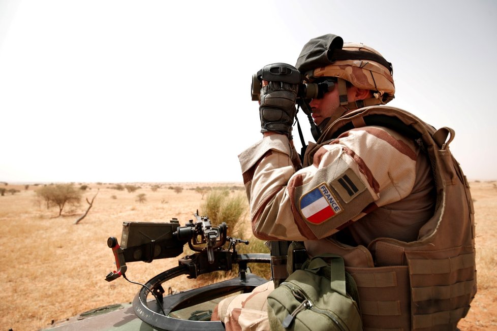 Teroristy vytlačily francouzské vojenské jednotky, radikálové ale stále útočí.