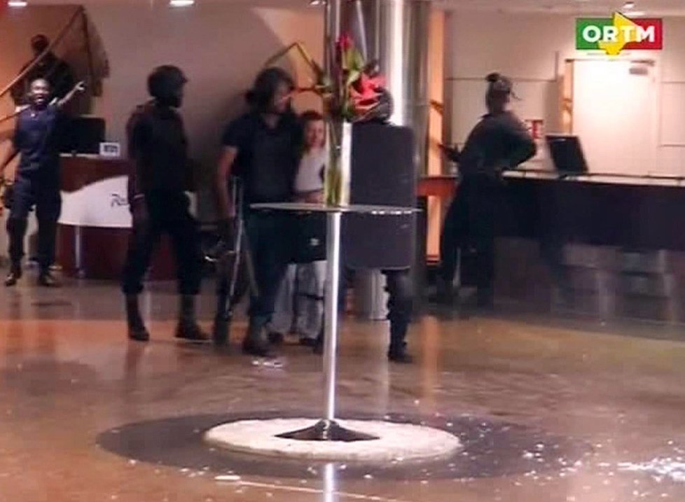 Teroristický útok na hotel Radisson Blu v Mali: Záchranná akce