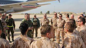Náčelník generálního štábu Aleš Opata navštívil české vojáky v Iráku a Mali (listopad 2018)