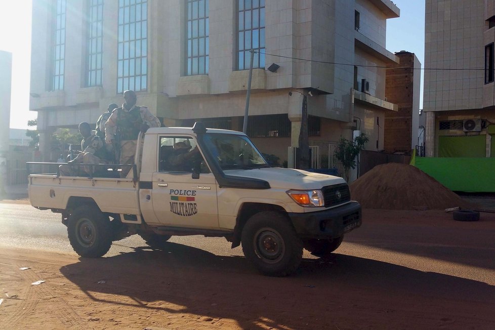 Teroristé v Mali zaútočili na hotel Radisson.