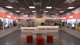 Doma zavření lidé nakopli e-shopy a přizabili dobírku