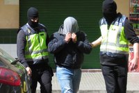 Španělská policie zadržela Čecha: Pronásledoval dívku (22) přes Dubaj až na Mallorcu