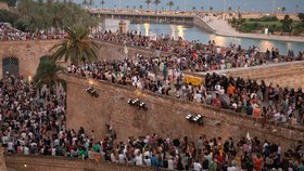 Protest proti turistům na Mallorce skončil střety s policií.