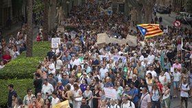 Protest proti turistům na Mallorce skončil střety s policií.